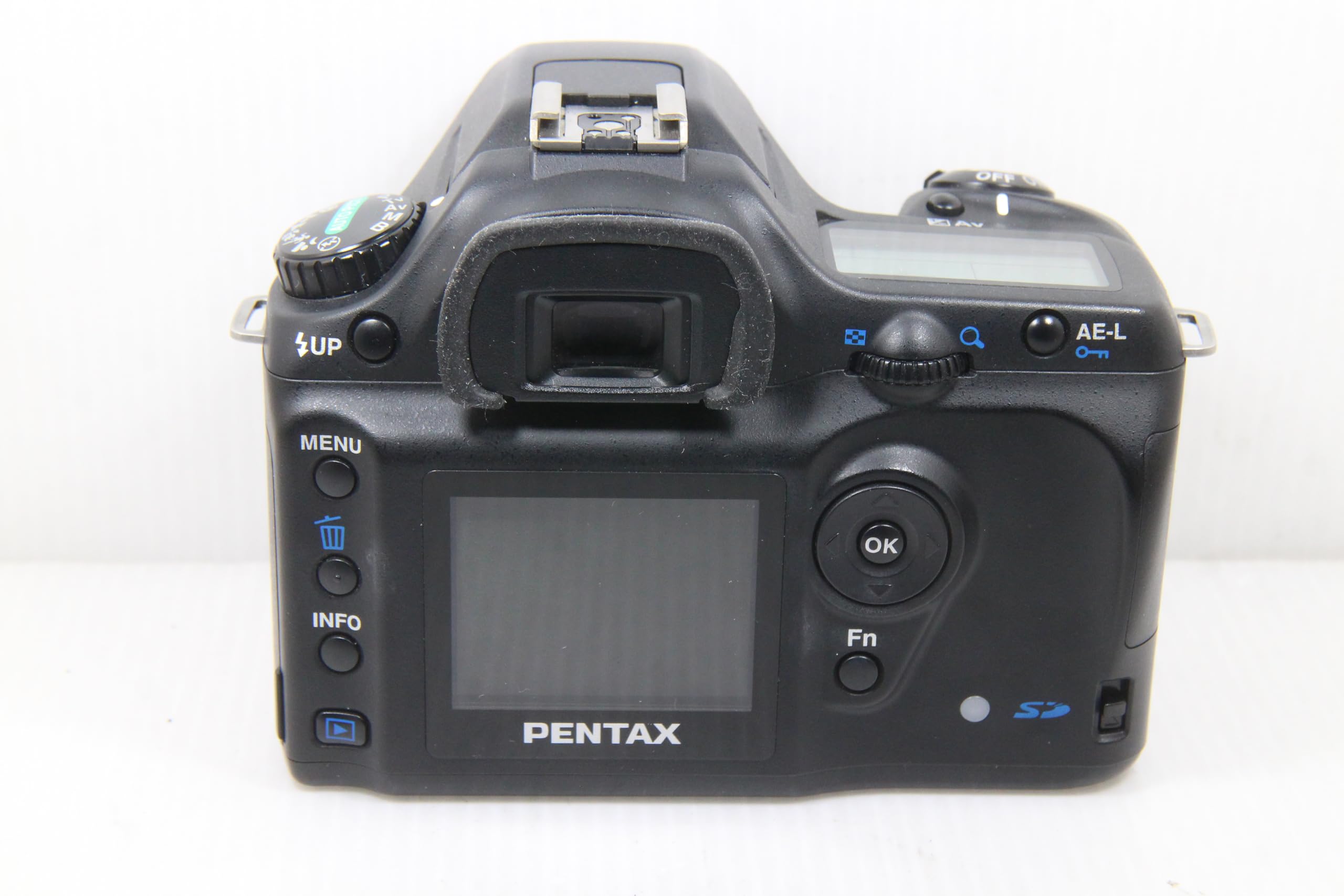 PENTAX istDs デジタル一眼レフカメラ 本体とレンズ付き PENTAX *ist Ds デジタル一眼レフカメラ